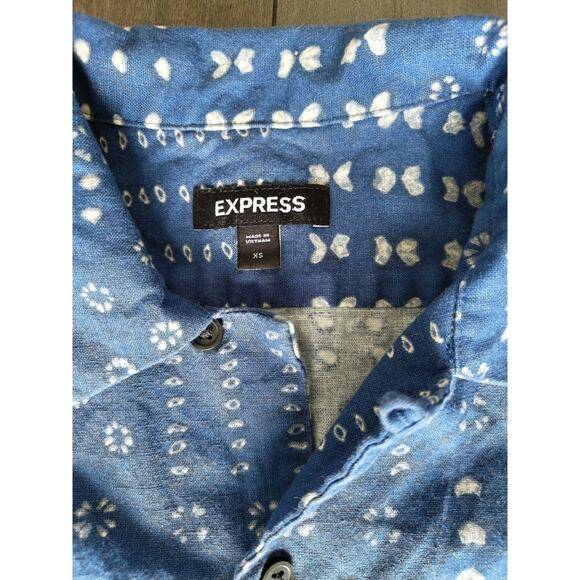 Express Men’s XS Button Up Shirt Blue White Bandana Print Short Sleeve Casual - Picture 5 of 7